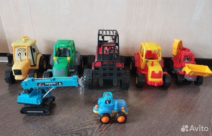 Детские игрушки трактор