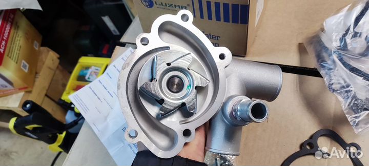 Водяной насос (помпа) змз 406