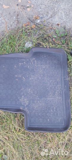 Автомобильные коврики резиновые