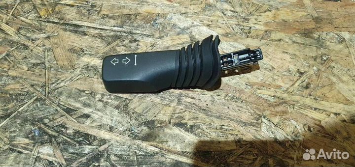 Переключатель поворотов подрулевой Opel Zafira B