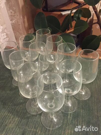 Стеклянные бокалы для вина, стопки, графины 1.5 л