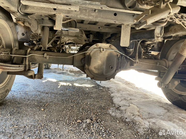 Задний мост Nissan Homy 4