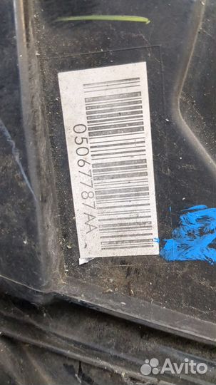 Фара (передняя) Dodge Journey, 2009