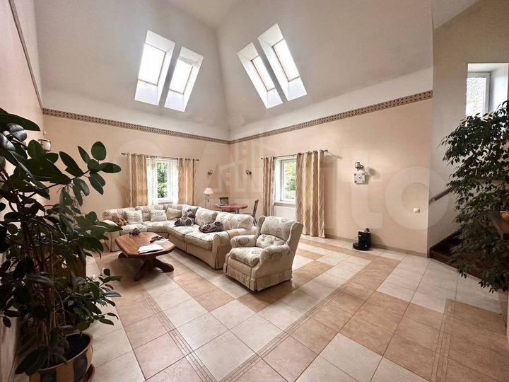 Дом 410 м² на участке 20 сот.