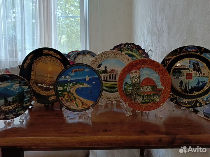 Сувенирные тарелки разные города и страны