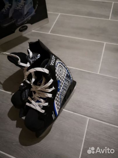 Коньки хоккейные