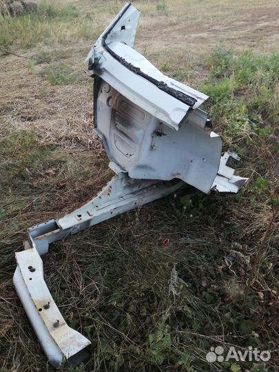 Четверть на мерседес спринтер 2005год