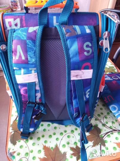 Портфель школьный новый