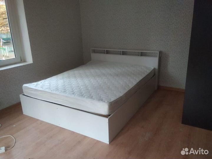 Кровать двухспальная