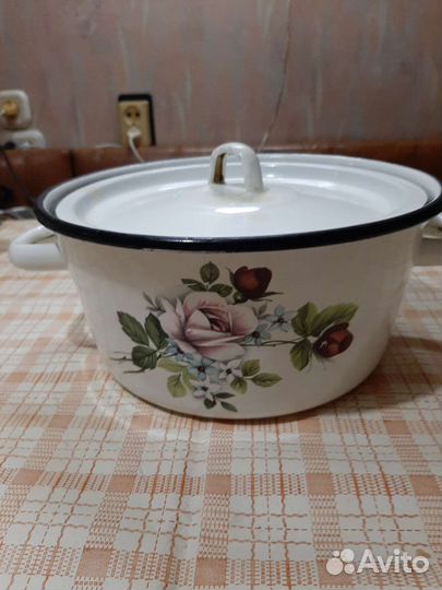 Чугуннок - кастрюля СССР. Чайник эмалиров. новый