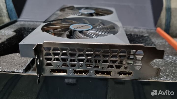 Видеокарта на гарантии Gigabyte RTX 3060 ti 8gb