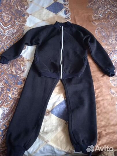Продам костюм на мальчика на рост примерно 110