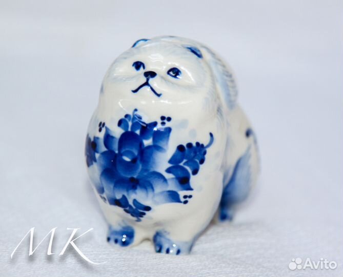 Шпиц - статуэтка из фарфора