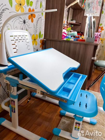 Растущая парта и стул бу