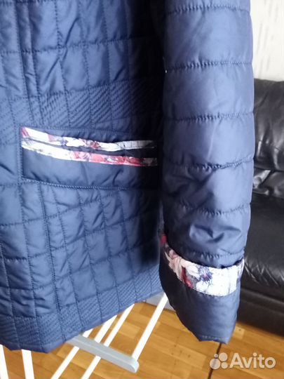 Легкая куртка женская 52-54 весна