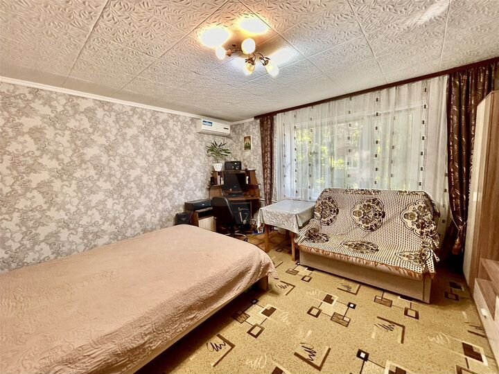2-к. квартира, 56 м², 1/2 эт.