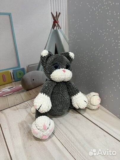 Вязаный котик ручной работы