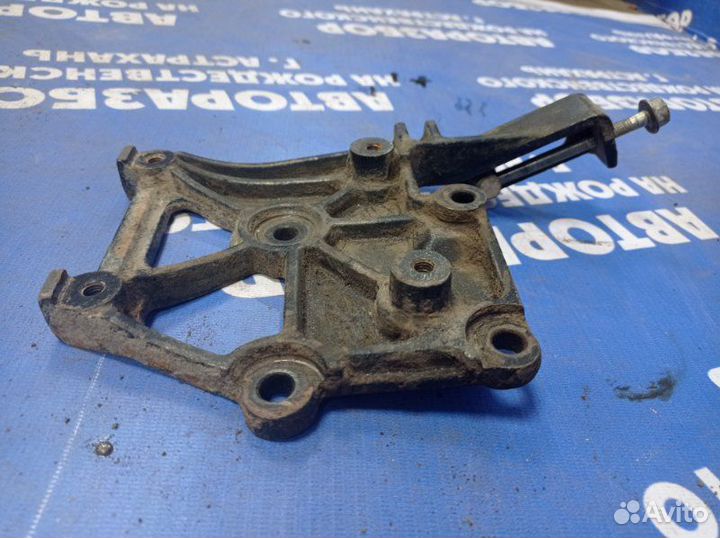 Кронштейн кондиционера Geely Mk седан MR479QA 2011