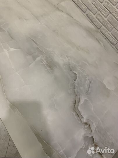 Стол из керамогранита