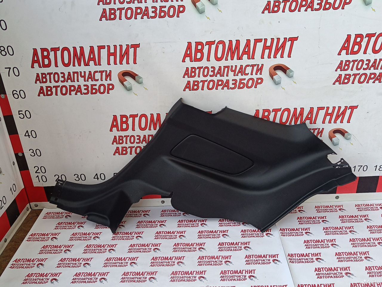 Обшивка задняя правая Форд Мустанг 6