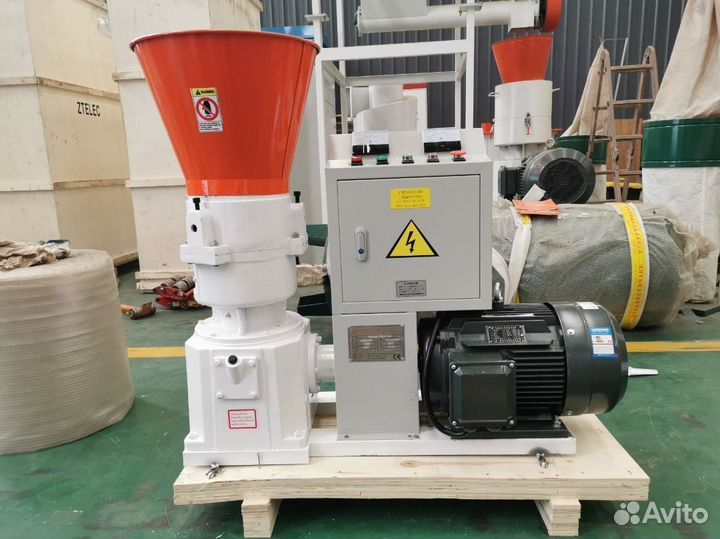 Промышленный мини-пресс-гранулятор в наличии