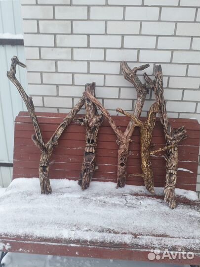 Вешалки из веток лесных деревьев