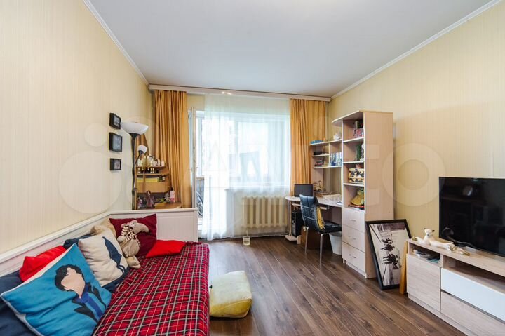 2-к. квартира, 53 м², 1/9 эт.