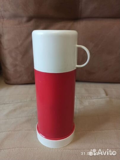 Термос с кружками