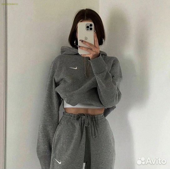 Спортивный стиль: костюмы для уверенных женщин