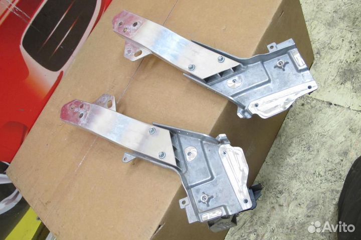 Mercedes Benz GLC x253 2015- кронштейн передней