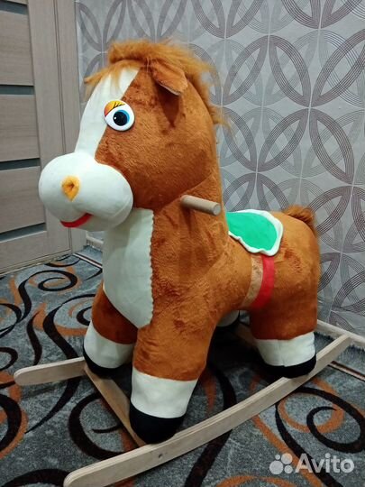 Детская лошадка качалка деревянная