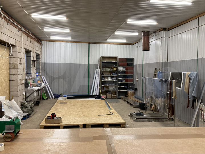 Гараж, > 30 м²