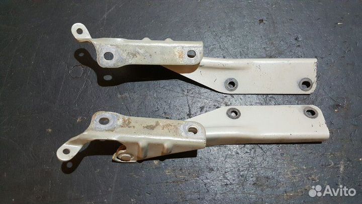 Петли капота Subaru Forester SG5 EJ205 04
