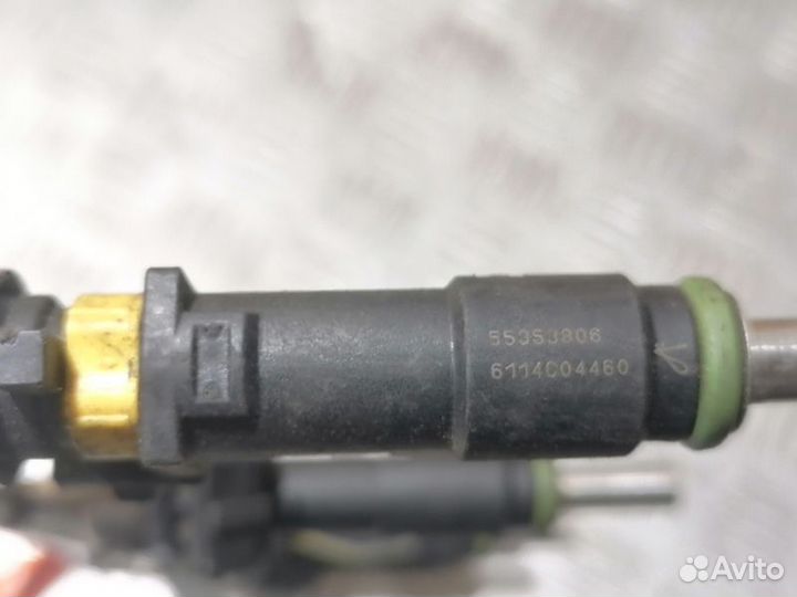 Форсунка двигателя Opel Zafira B