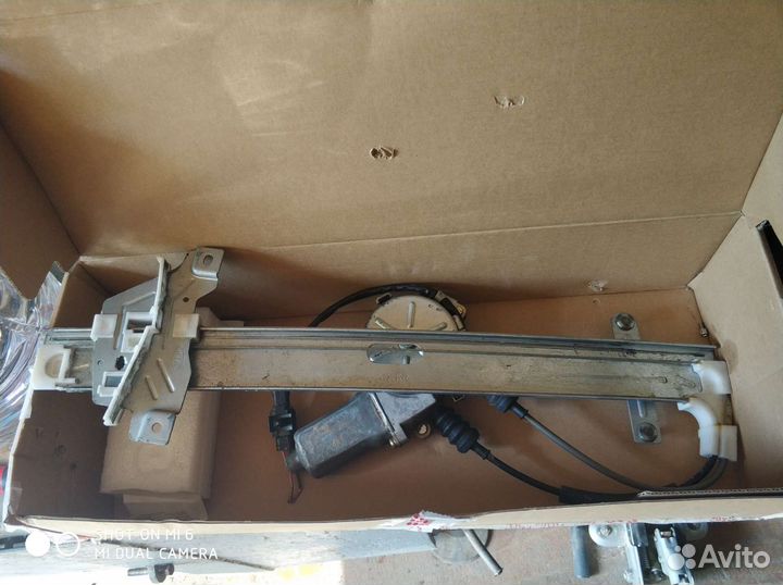 Стеклоподъемник kia sportage 1 задняя дверь