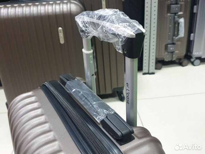 Чемодан L,case