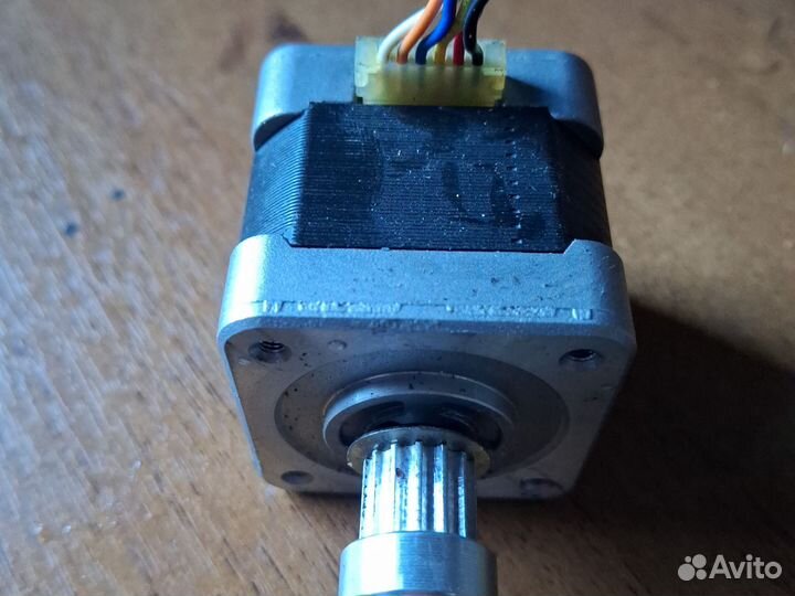 Шаговый двигатель 103H548-0471 Sanyo Denki