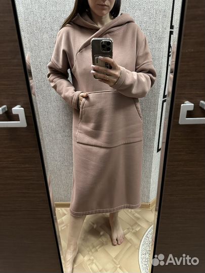 Платье с длинным рукавом