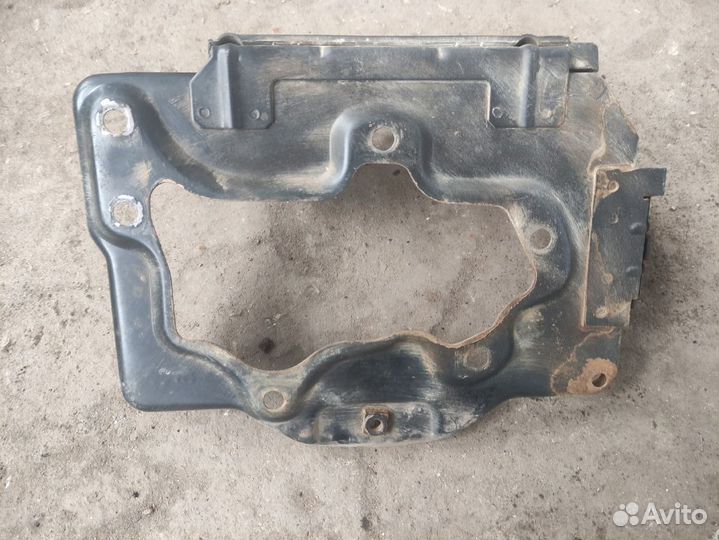 Подставка под аккумулятор Opel Vectra B