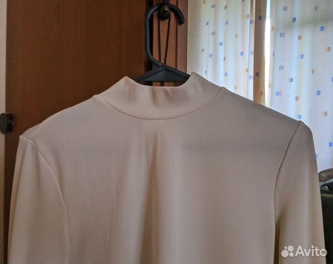 H&M Водолазка молочного цвета