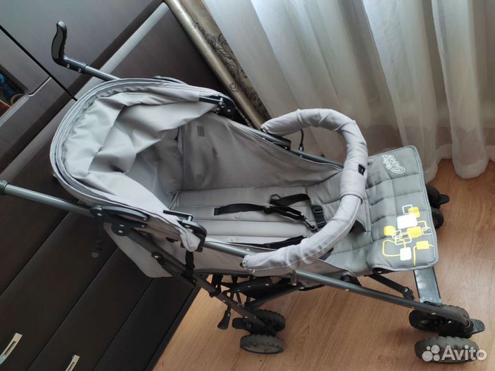 Прогулочная коляска трость