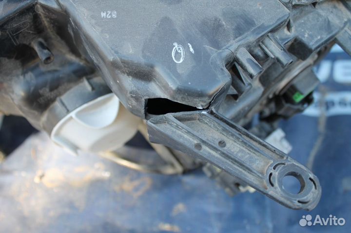 Nissan X-Trail (T32) Фара правая