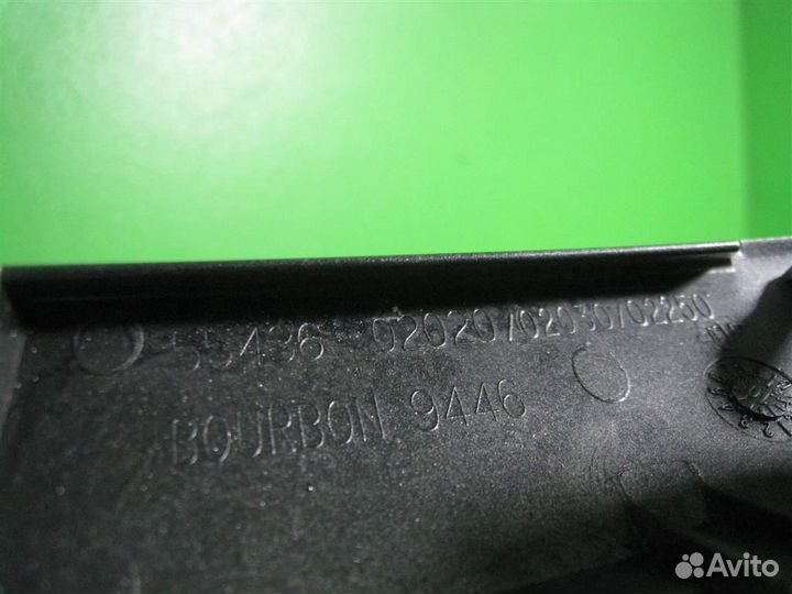 Накладка торпедо левая Toyota Auris E150 2010