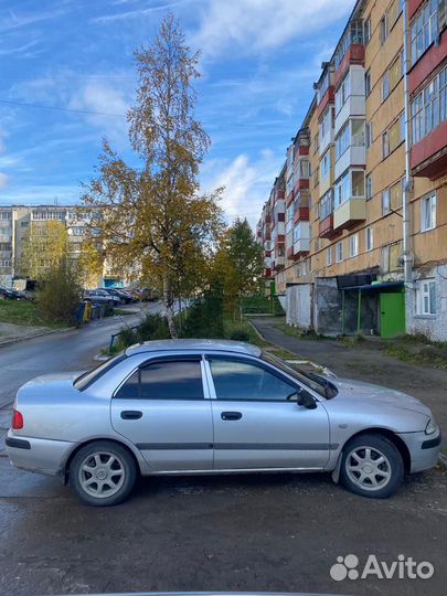 Mitsubishi Carisma 1.6 МТ, 2001, 202 000 км