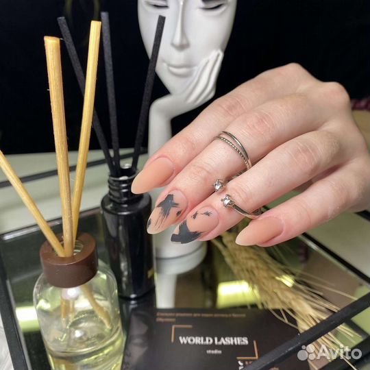 Маникюр, педикюр, наращивание ногтей