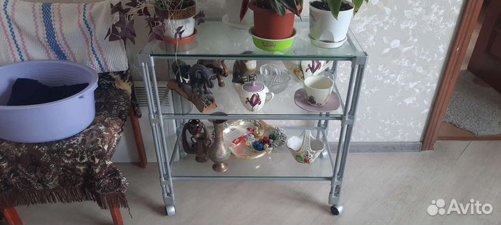 Стеклянная тумба под тв