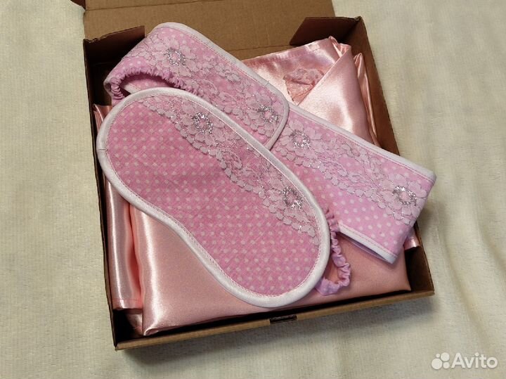 Подарок пижама с маской для сна и повязкой