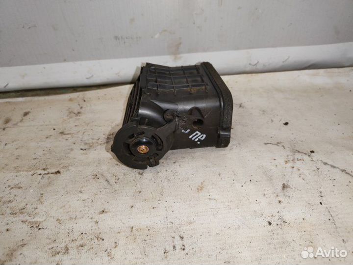 Дефлектор воздушный правый Mitsubishi Lancer 9