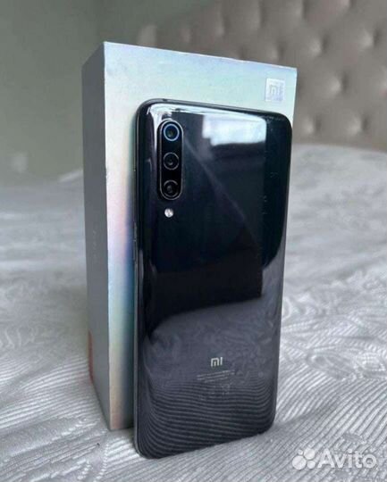 Телефон Xiaomi mi 9