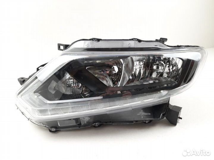 Фара левая Nissan X-Trail T32 2013-2017